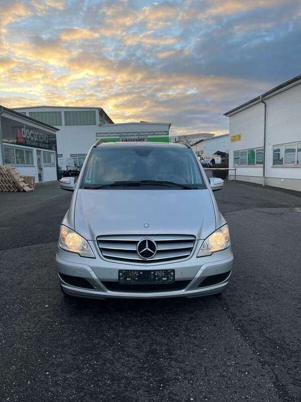 Brillantsilber metallic Gebraucht 2013 Mercedes Viano Edition Van / Kleinbus | 19.999 € (Guter Preis) - Bild 1/4
