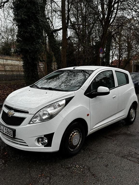 Gebraucht Chevrolet Spark 68 PS (50 kW) 2011 Weiß Kleinwagen