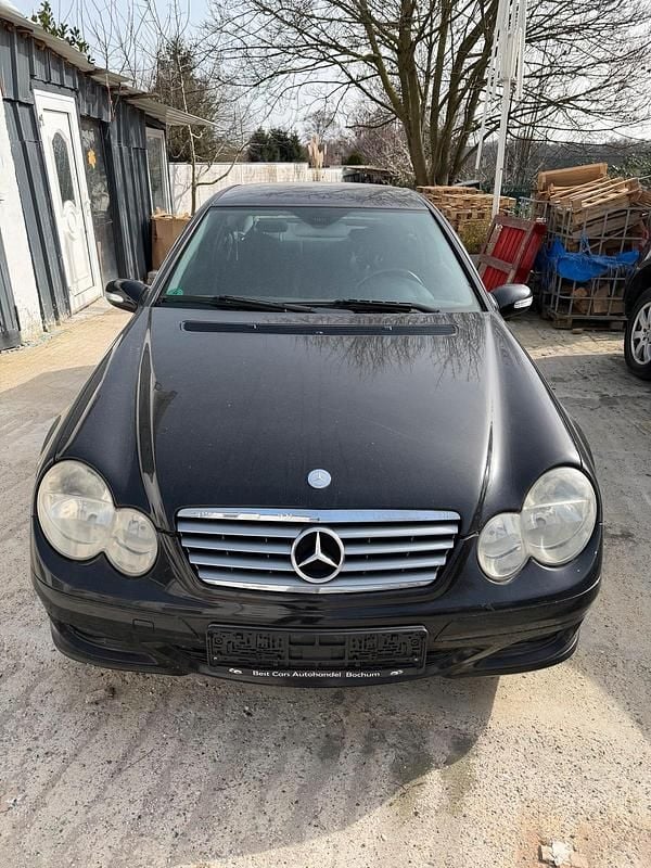Gebraucht Mercedes C180 143 PS (105 kW) 2004 Schwarz Coupé
