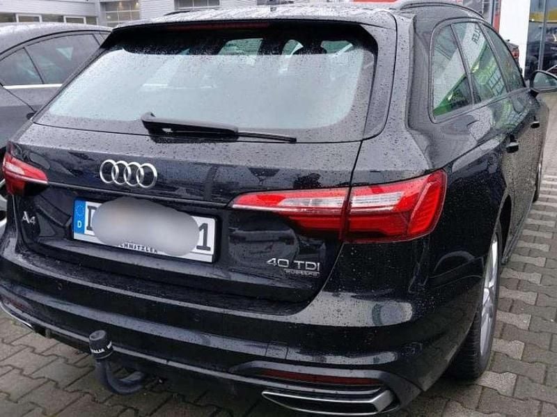 Gebraucht Audi A4 Advanced 204 PS (150 kW) 2022 Mythosschwarz metallic Kombi