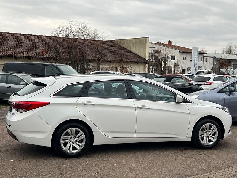 Gebraucht Hyundai i40 Classic 135 PS (99 kW) 2016 Weiß Kombi