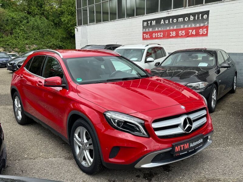 Rot Gebraucht 2015 Mercedes GLA200 Urban SUV | 14.990 € (Guter Preis) - Bild 1/4