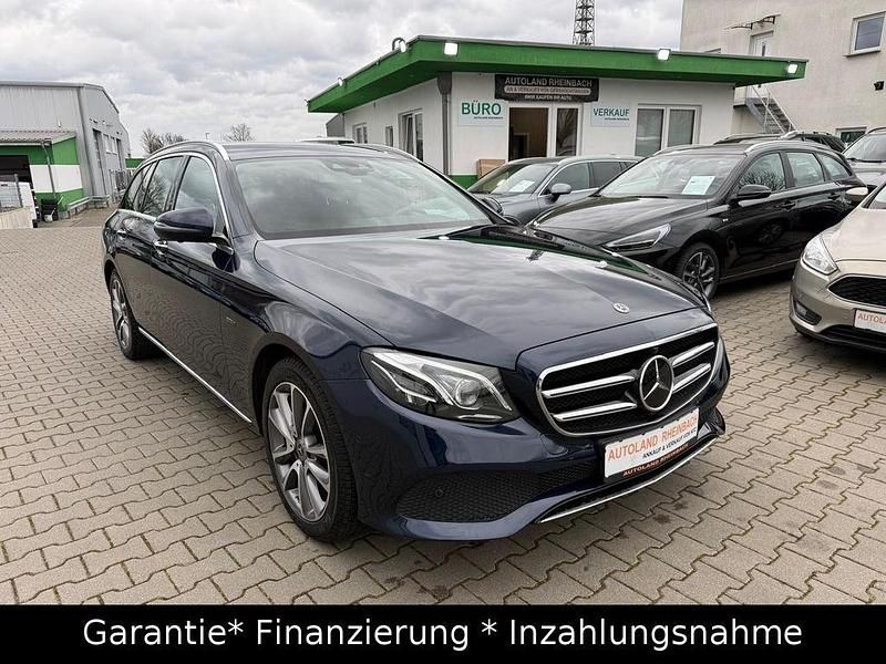Gebraucht Mercedes E300 194 PS (142 kW) 2019 Blau Limousine