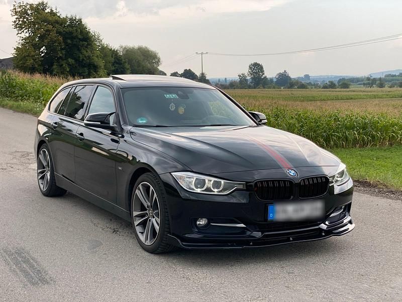 Schwarz Gebraucht 2013 BMW 318 Sport Line Kombi | 8.700 € (Etwas zu teuer) - Bild 1/4