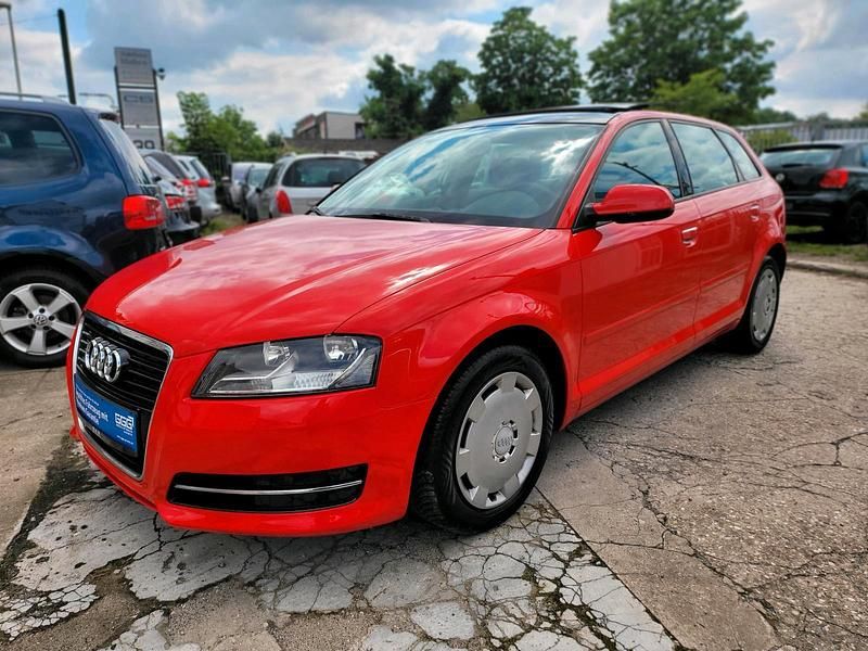 Rot Gebraucht 2010 Audi A3 Sportback Attraction Limousine | 7.390 € (Fairer Preis) - Bild 1/4