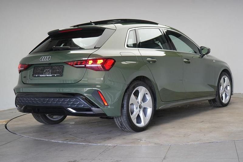 Gebraucht Audi A3 S-Line 150 PS (110 kW) 2025 District green Limousine