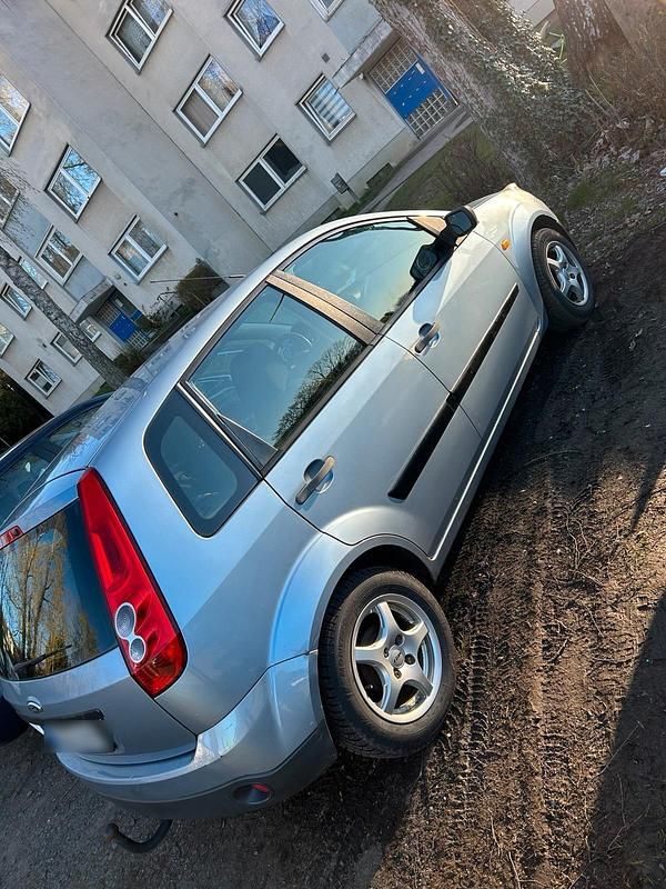 Gebraucht Ford Fiesta 80 PS (58 kW) 2022 Blau Kleinwagen