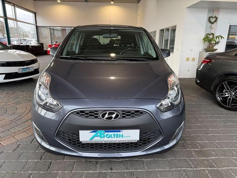 Gebraucht Hyundai ix20 125 PS (91 kW) 2017 Grau Kleinwagen