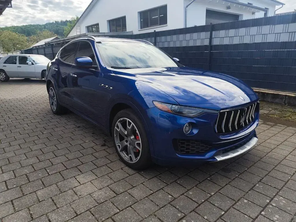 Gebraucht Maserati Levante 349 PS (256 kW) 2017 Blau SUV