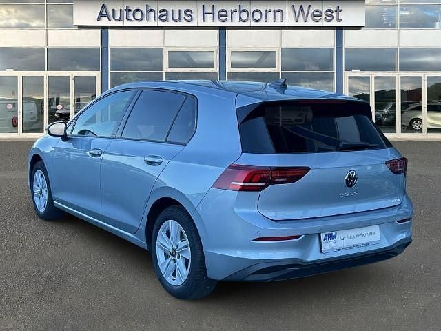 Gebraucht VW Golf VIII Life 150 PS (110 kW) 2025 Silber Limousine
