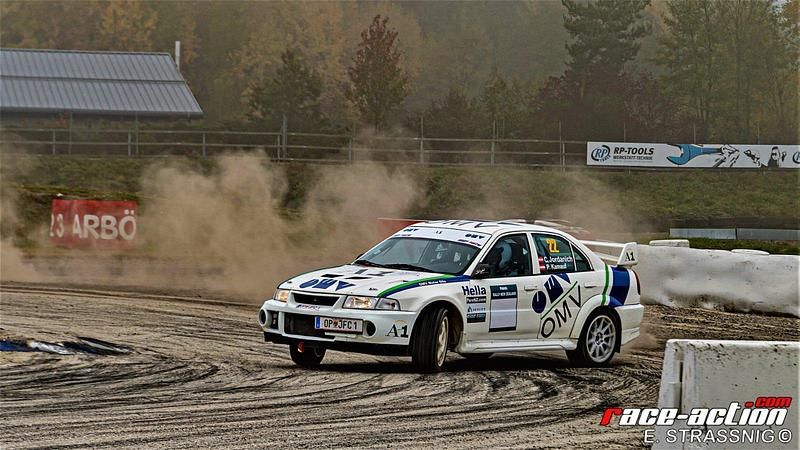 Weiß Gebraucht 1999 Mitsubishi Lancer Limousine | 80.000 € - Bild 1/4