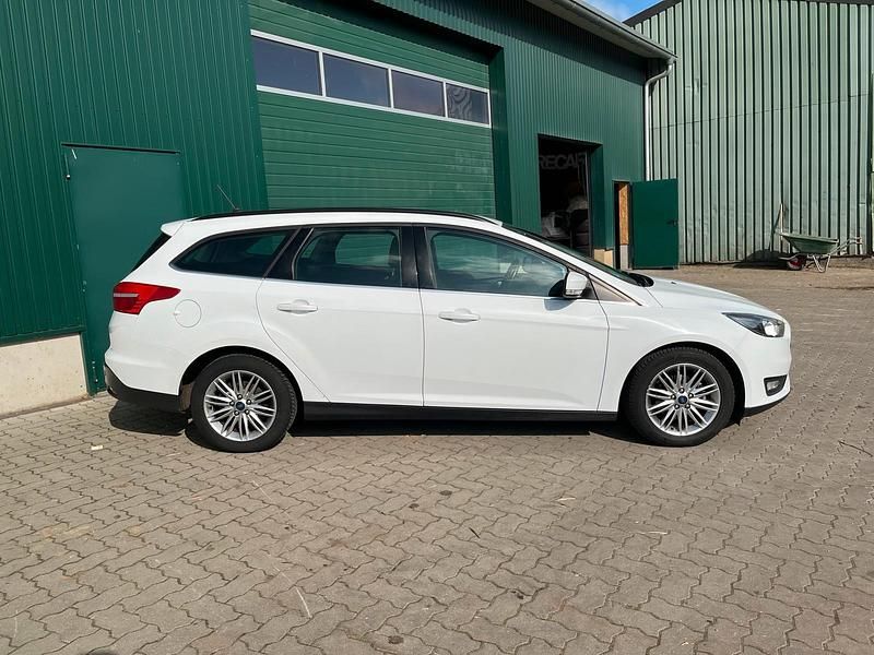 Brugt Ford Focus Cool & Connect 100 HK (73 kW) 2017 Hvid Stationcar