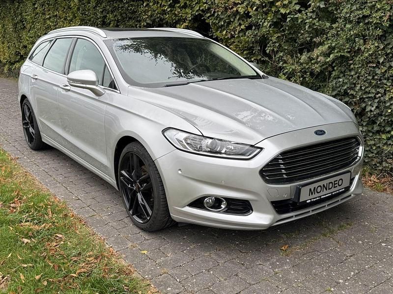 Gebraucht Ford Mondeo Titanium 160 PS (117 kW) 2016 Silber Kombi