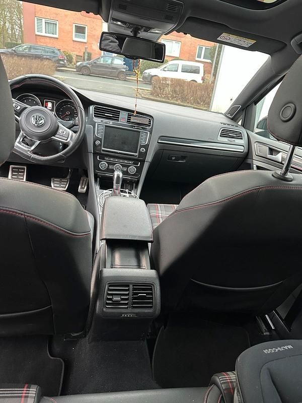 Grau Gebraucht 2016 VW Golf VII GTI Limousine | 19.500 € (Fairer Preis) - Bild 1/4