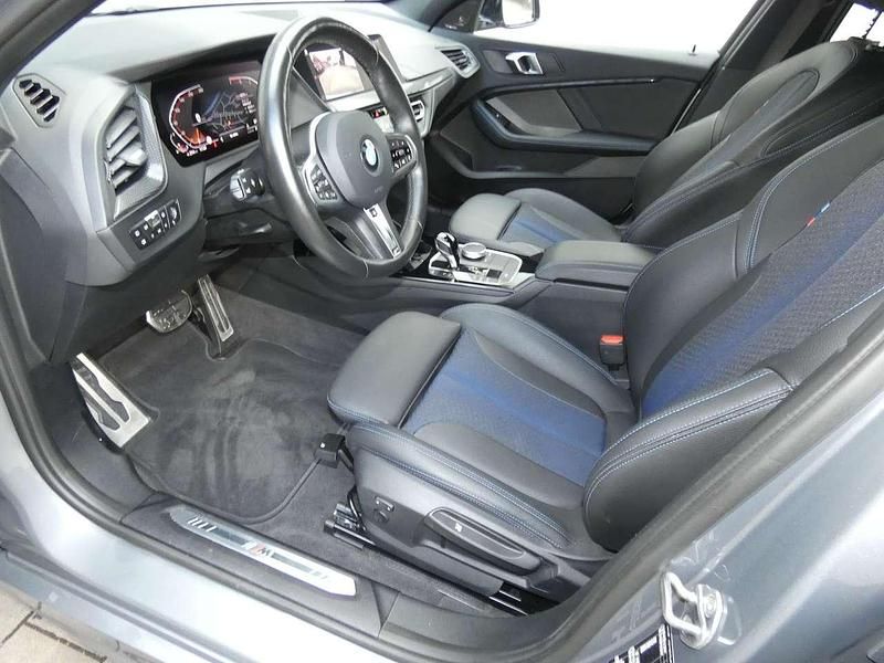 Gebraucht BMW 118 M Sport 140 PS (102 kW) 2023 Skyscarper grau metallic Kleinwagen