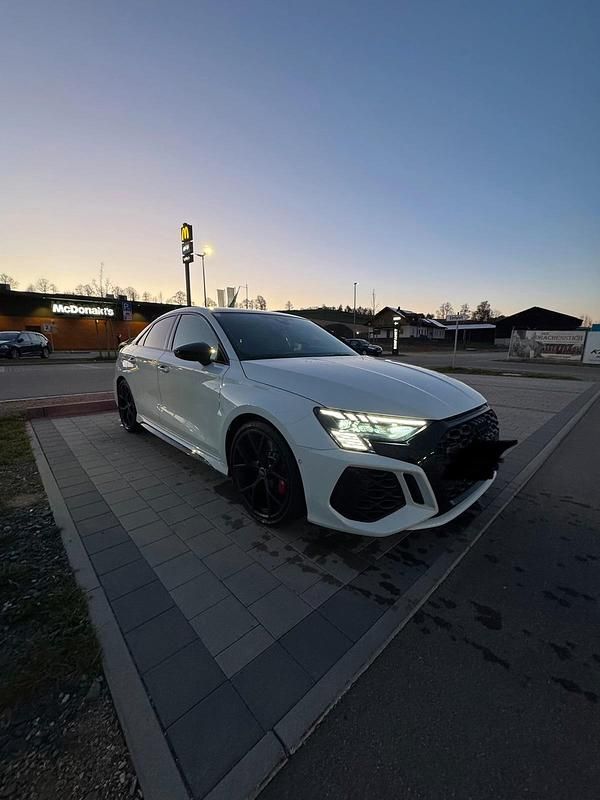 Second-hand Audi RS3 Performance 400 CP (294 kW) 2023 Alb Berlinǎ