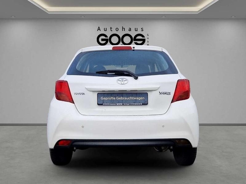 Gebraucht Toyota Yaris Basis 69 PS (50 kW) 2016 Weiß Kleinwagen