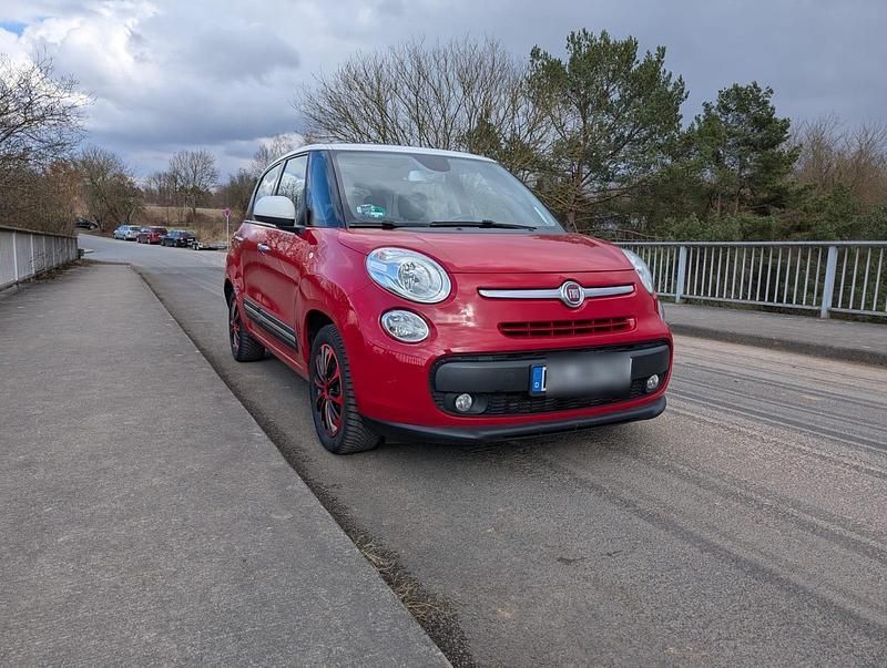 Rot Gebraucht 2013 Fiat 500L Van / Kleinbus | 6.800 € (Guter Preis) - Bild 1/4