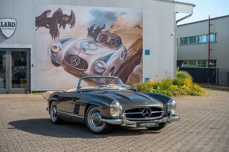 Grau Gebraucht 1961 Mercedes SL300 Cabrio | 1.279.000 € - Bild 1/4