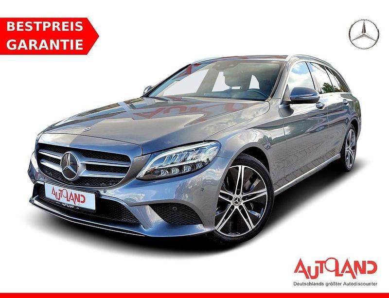 Grau Gebraucht 2020 Mercedes C300e Kombi | 25.990 € (Etwas zu teuer) - Bild 1/4