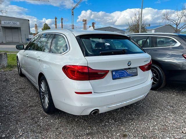 Second-hand BMW 520 Luxury Line 184 CP (135 kW) 2019 Alb Berlinǎ