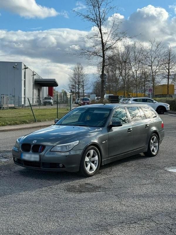 Gebraucht BMW 530 250 PS (183 kW) 2004 Grau Kombi