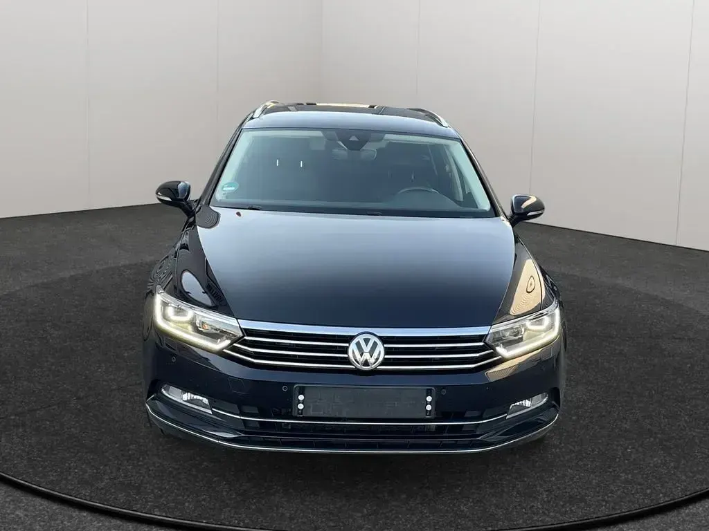 Gebraucht VW Passat Highline 150 PS (110 kW) 2017 Schwarz Kombi