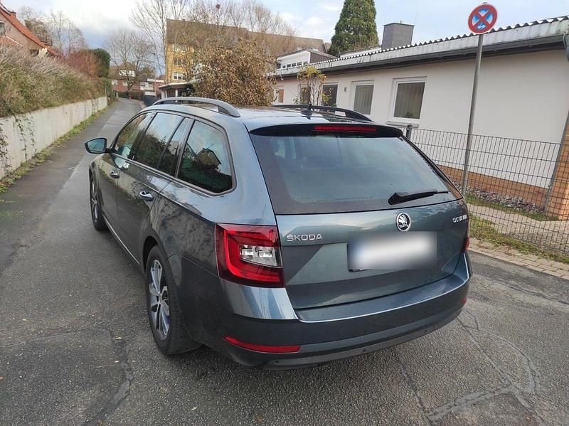 Gebraucht Skoda Octavia Ambition 150 PS (110 kW) 2017 Grau Kombi
