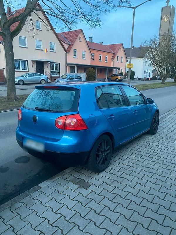 Gebraucht VW Golf V 140 PS (102 kW) 2004 Blau Kleinwagen