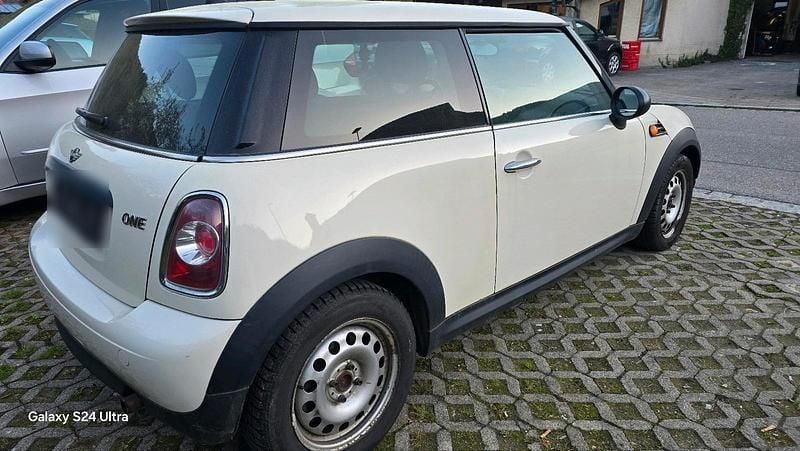 Usado Mini ONE 75 HP (55 kW) 2011 Branco Citadino
