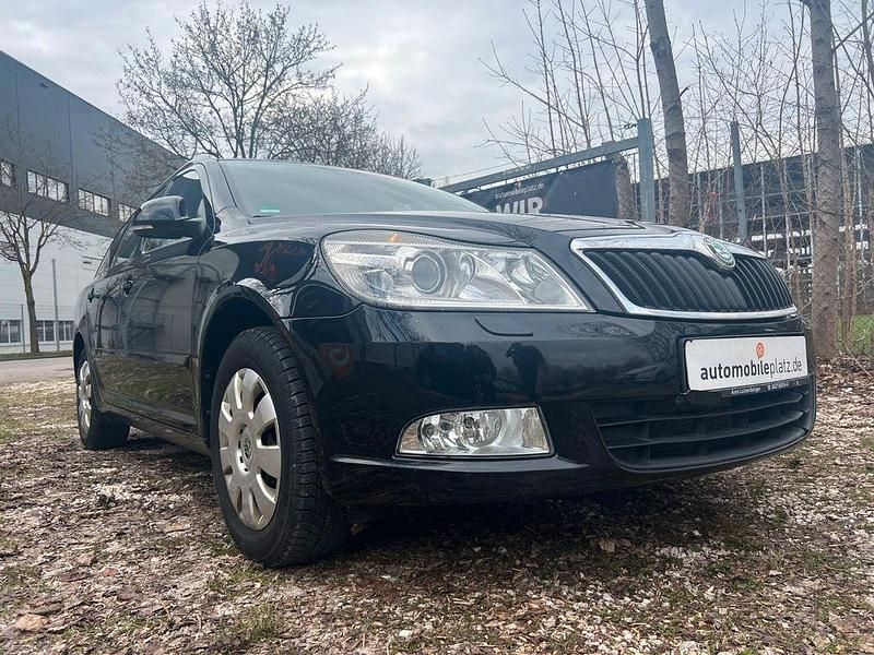 Gebraucht Skoda Octavia Elegance 122 PS (89 kW) 2011 Schwarz Kombi