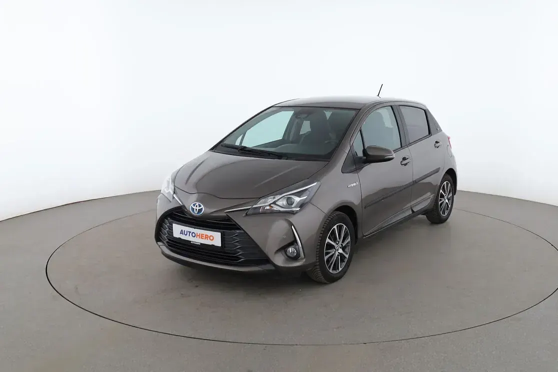 Gebraucht Toyota Yaris Hybrid Club 61 PS (44 kW) 2019 Kleinwagen