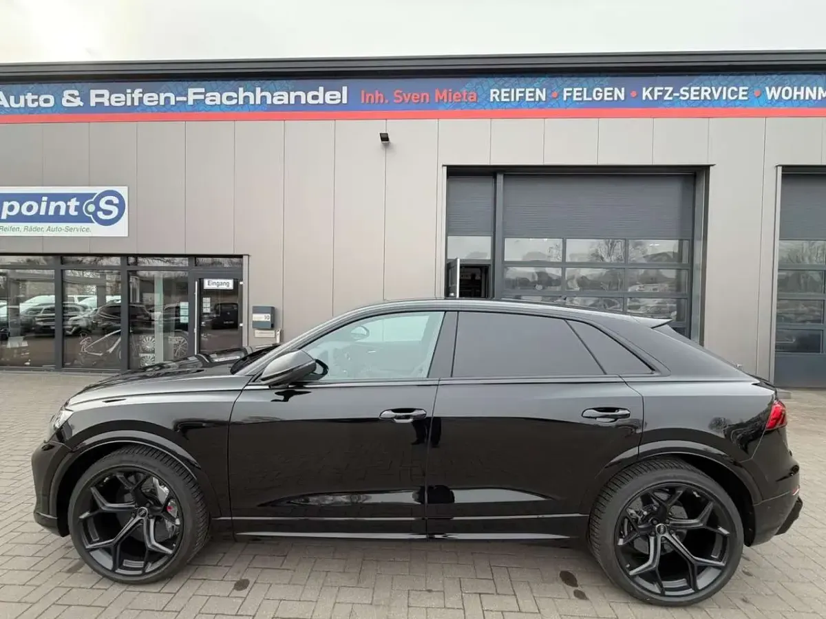 Gebraucht Audi RS Q8 Performance 640 PS (470 kW) 2025 Mythosschwarz metallic SUV