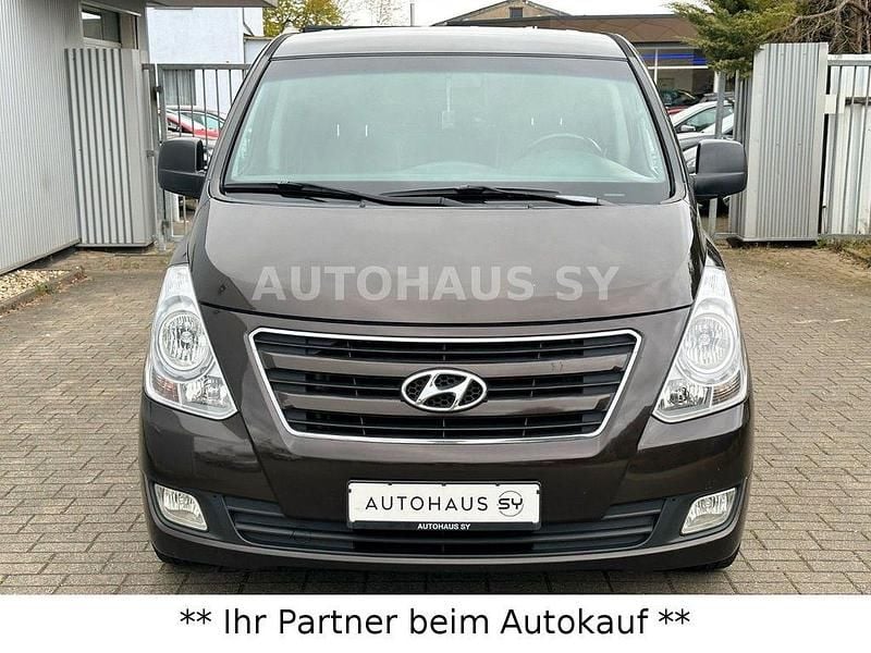 Gebraucht Hyundai H-1 170 PS (125 kW) 2017 Braun Van / Kleinbus