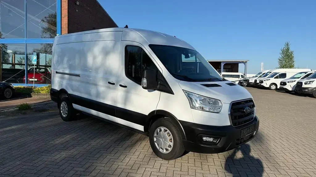 Gebraucht Ford Transit Trend 131 PS (96 kW) 2022 Weiß Van / Kleinbus