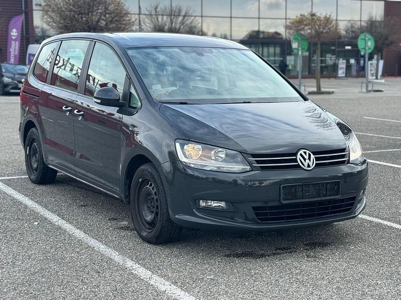 Gebraucht VW Sharan 140 PS (102 kW) 2012 Grau Van / Kleinbus