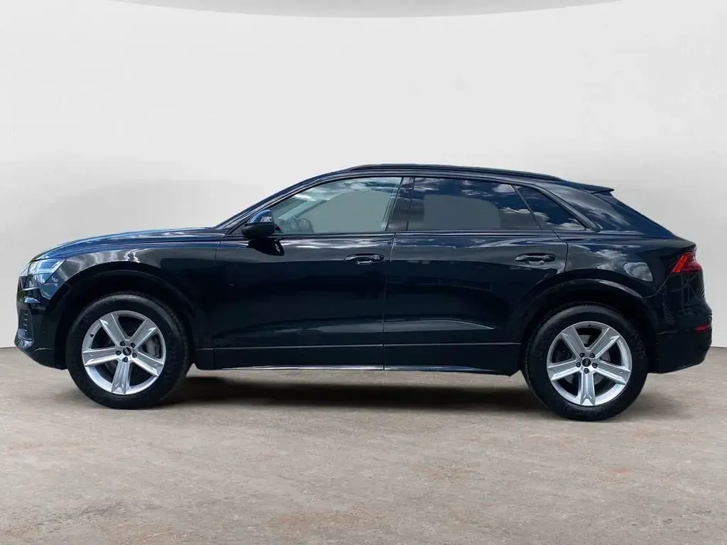 Gebraucht Audi Q8 Ambiente 286 PS (210 kW) 2022 Mythosschwarz metallic SUV