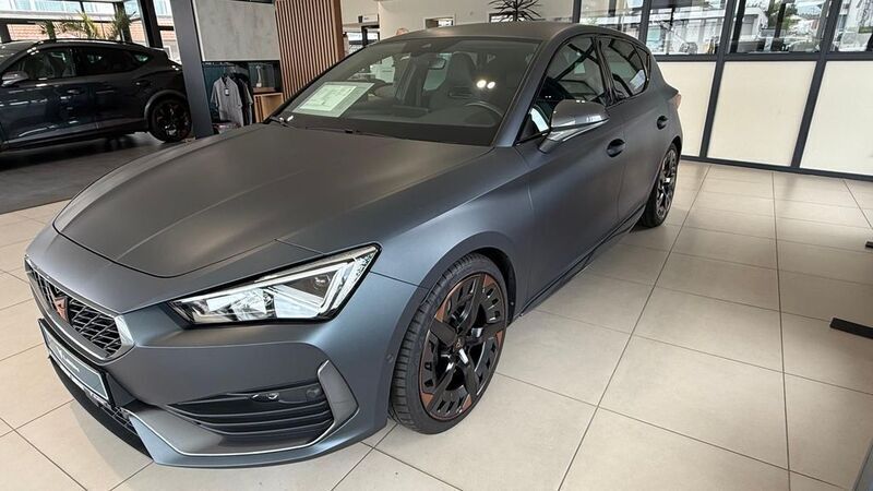Grau Gebraucht 2022 Cupra Leon VZ Limousine | 31.900 € (Fairer Preis) - Bild 1/4