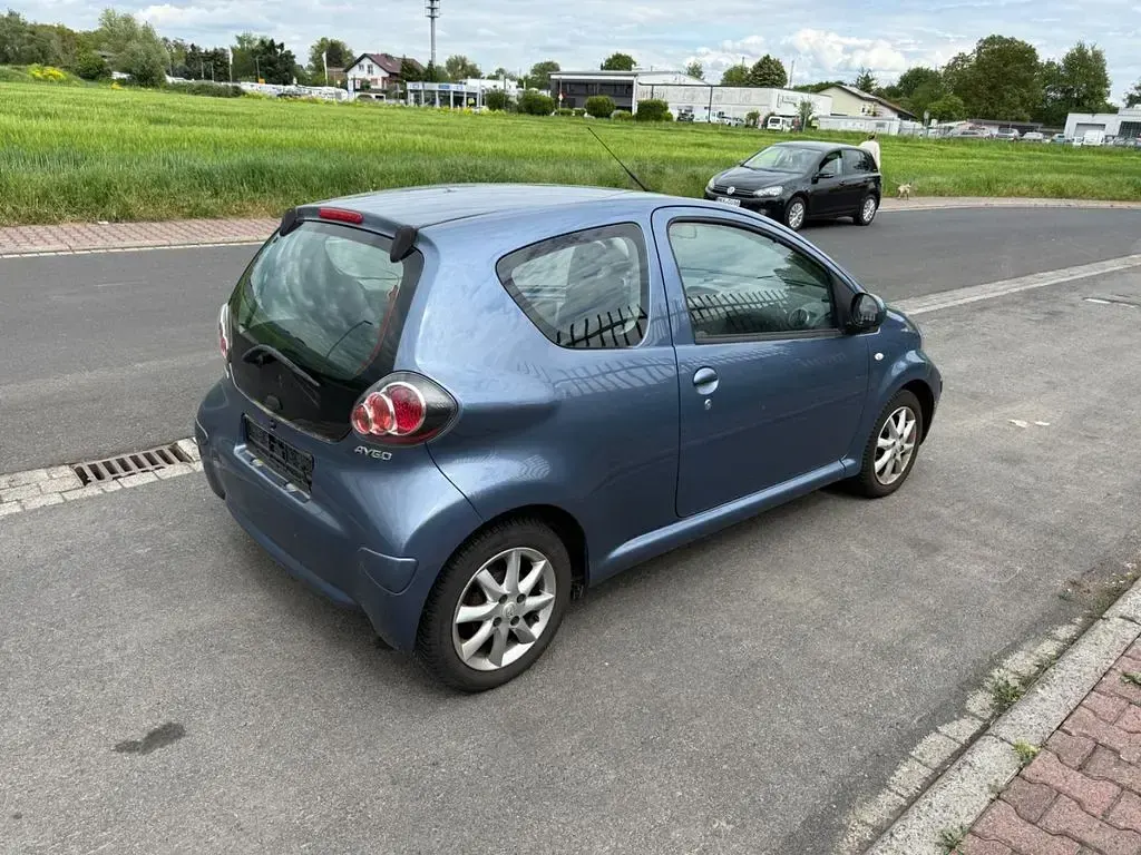 Gebraucht Toyota Aygo Team 68 PS (50 kW) 2008 Blau Kleinwagen