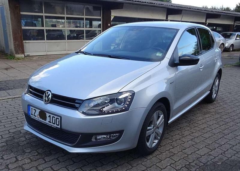 Reflexsilber metallic Gebraucht 2012 VW Polo Match Kleinwagen | 7.490 € (Fairer Preis) - Bild 1/4