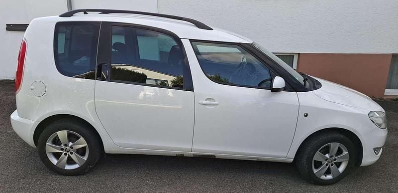 Weiß Gebraucht 2014 Skoda Roomster Ambition Van / Kleinbus | 3.500 € (Guter Preis) - Bild 1/4