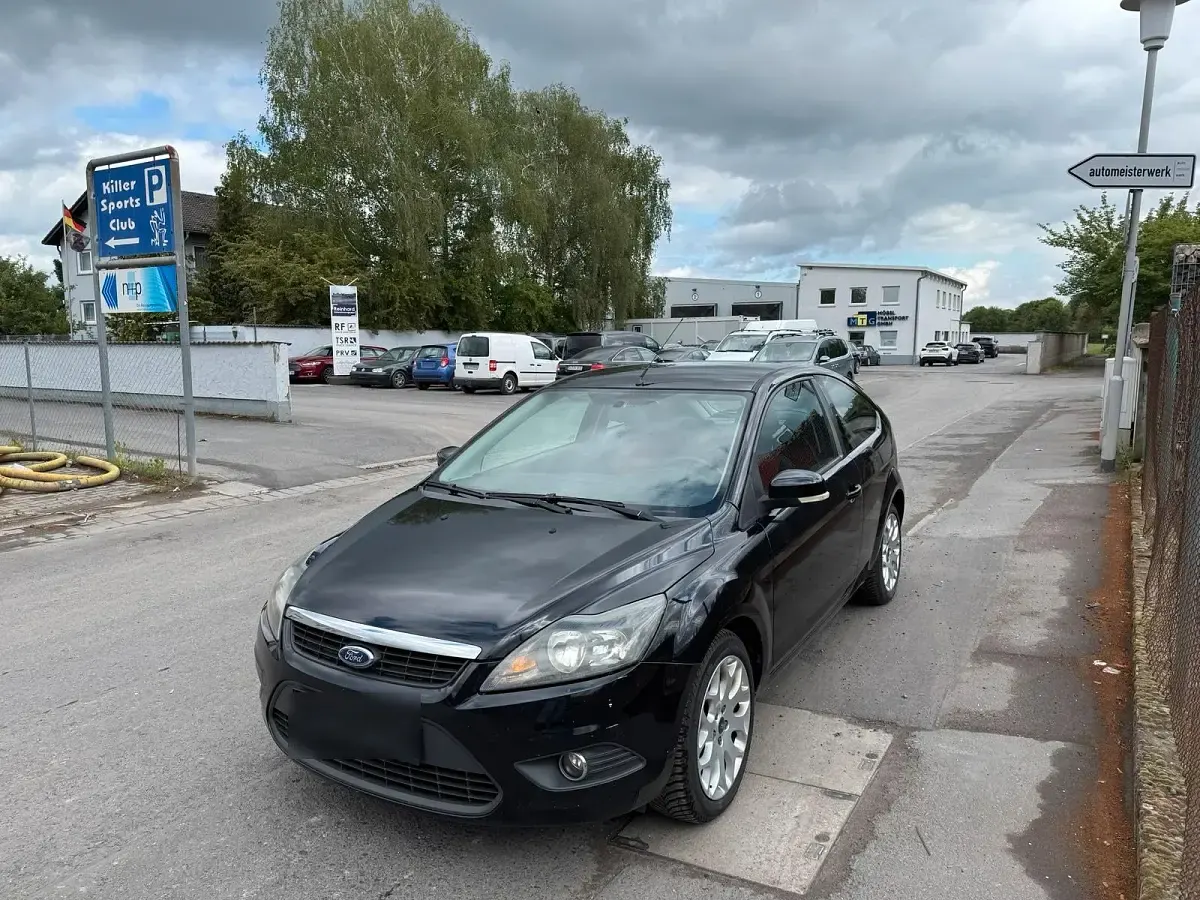 Gebraucht Ford Focus 115 PS (84 kW) 2008 Schwarz Kleinwagen