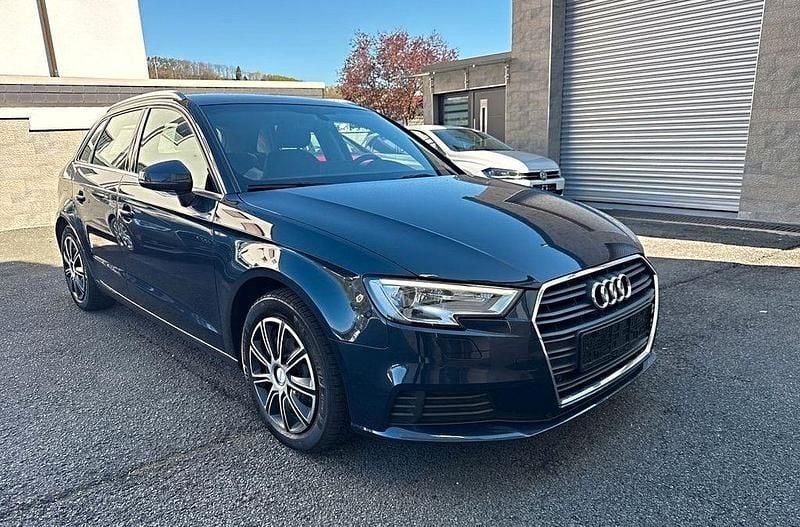 Gebraucht Audi A3 150 PS (110 kW) 2017 Blau Limousine
