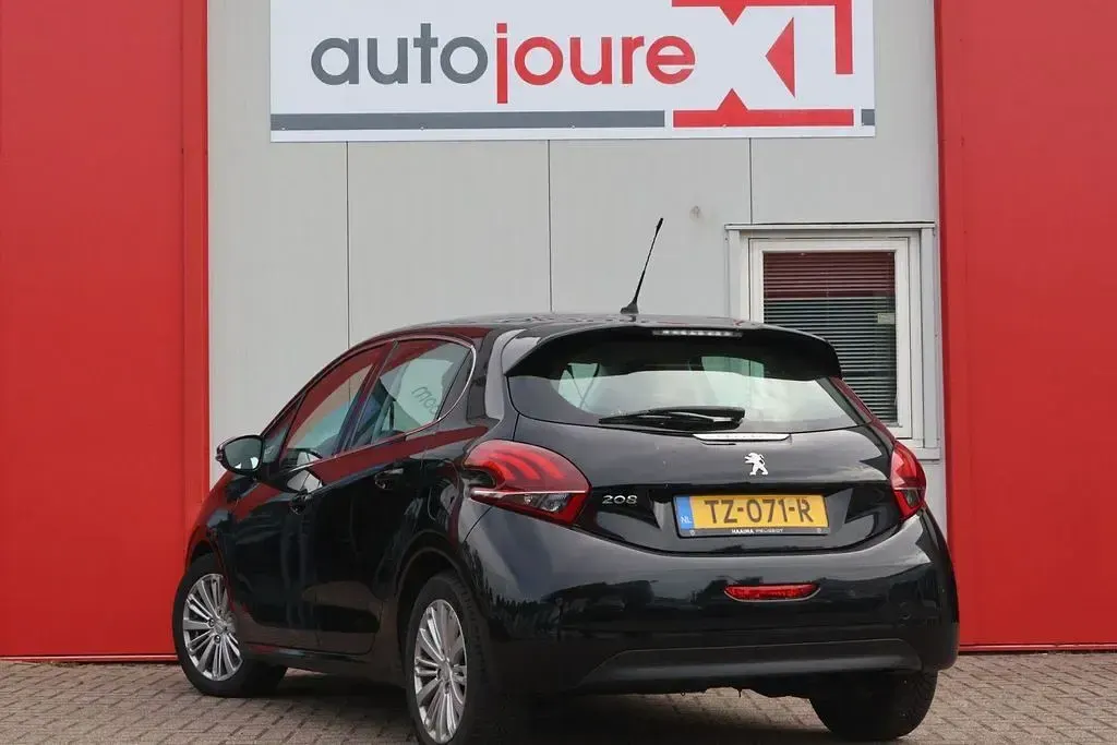 Gebraucht Peugeot 208 Allure 102 PS (75 kW) 2018 Schwarz Kleinwagen