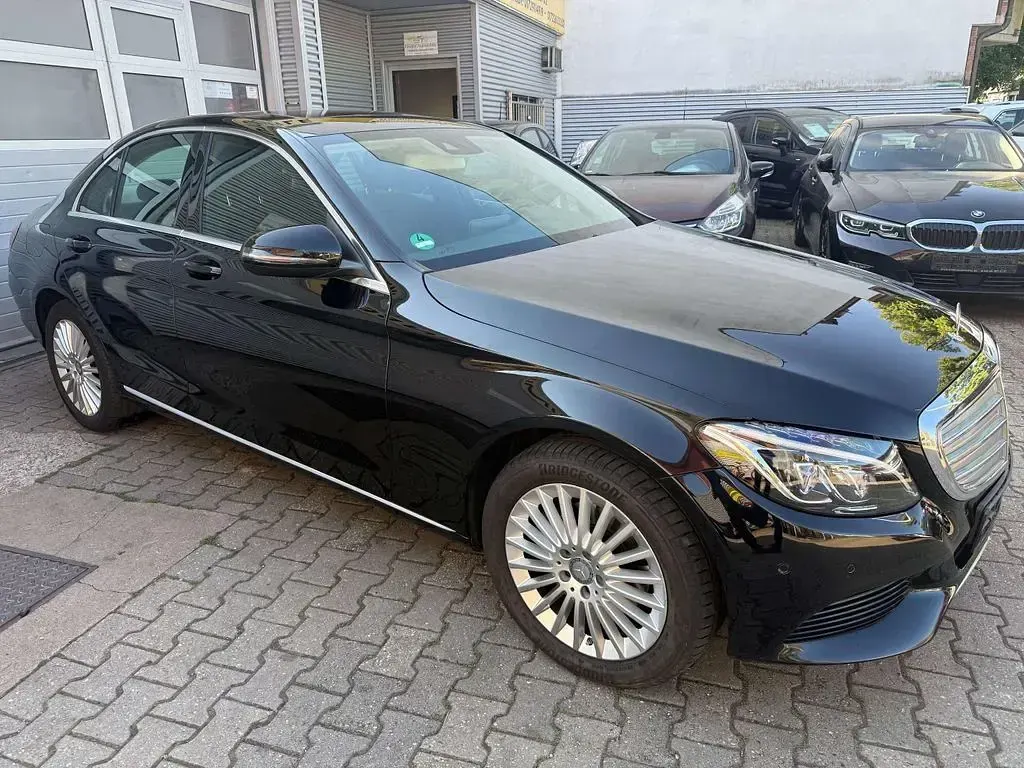 Gebraucht Mercedes C200 184 PS (135 kW) 2016 Obsidianschwarz  metalliclack Limousine