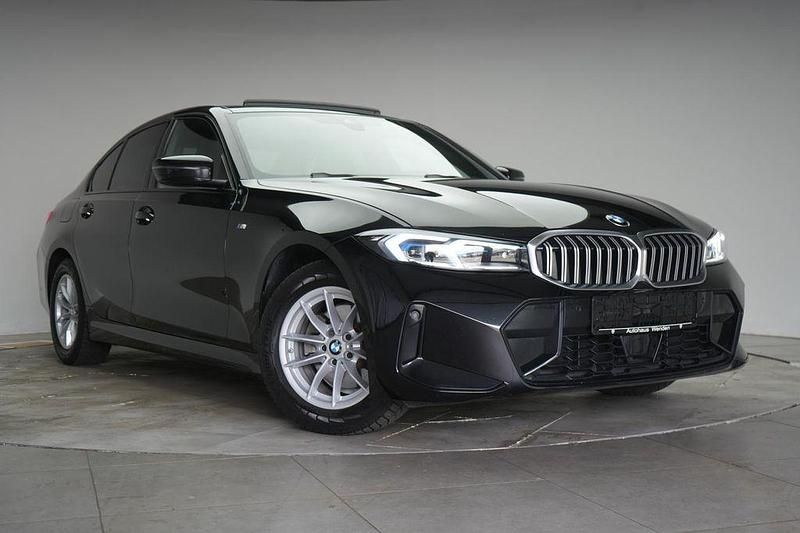 Black sapphire Gebraucht 2024 BMW 320 M Sport Limousine | 35.490 € (Superpreis) - Bild 1/4