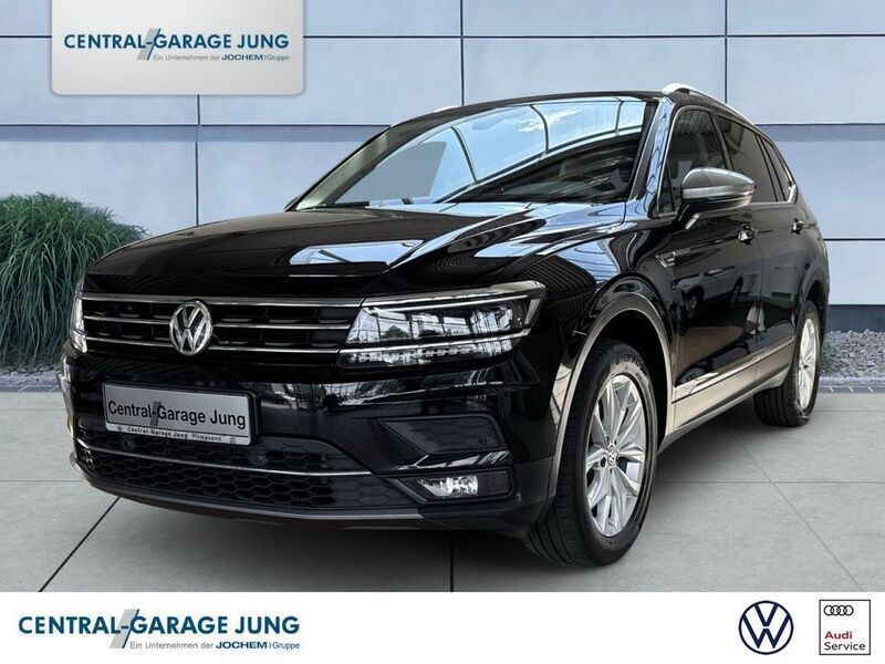 Deep black perleffekt (metallic) Gebraucht 2019 VW Tiguan Allspace Highline SUV | 26.900 € (Superpreis) - Bild 1/4