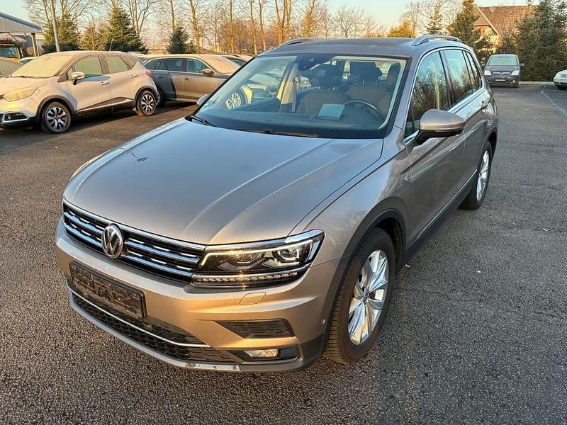 Beige Gebraucht 2019 VW Tiguan Highline SUV | 19.990 € (Fairer Preis) - Bild 1/4