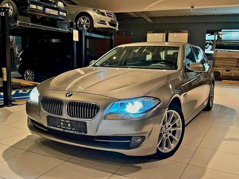 Gebraucht BMW 530 Performance 245 PS (180 kW) 2010 Silber Limousine