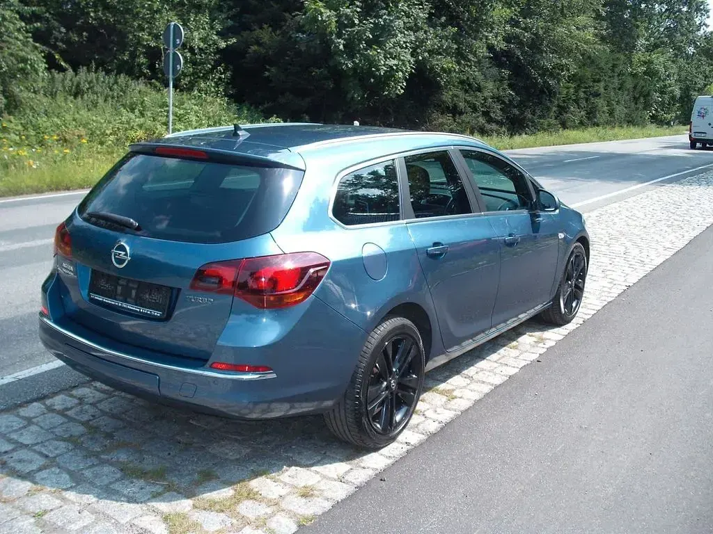 Gebraucht Opel Astra Energy 170 PS (125 kW) 2013 Blau Limousine